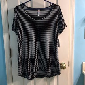 Lularoe XL Classic T B/W Striped w/Ribbing